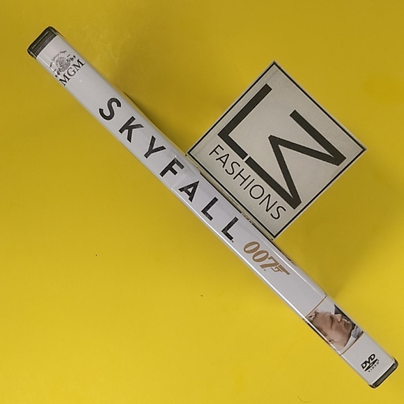 Skyfall, Daniel Craig as 007, DVD - Picture 9 of 10